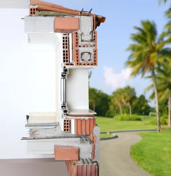 Поперечное сечение фасада из кирпичных блоков — стоковое фото