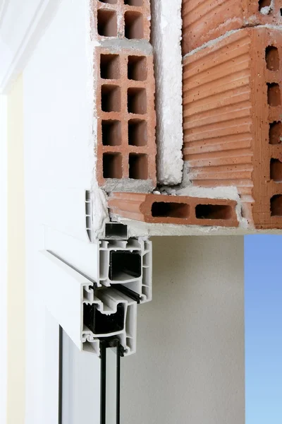 Поперечное сечение фасадной стены окна pvc — стоковое фото