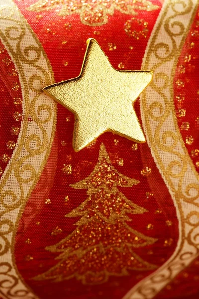 Gyllene Juldekoration med guldstjärna — Stockfoto