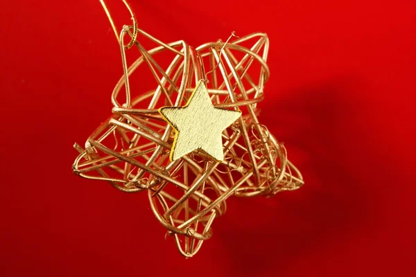 Decoración de oro de Navidad con estrella dorada —  Fotos de Stock