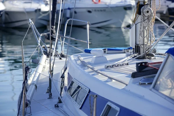 Dettagli barche sulla marina mediterranea — Foto Stock