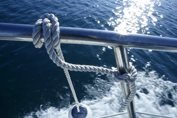 ボート リー周辺の海洋のフェンダー結び目 — ストック写真