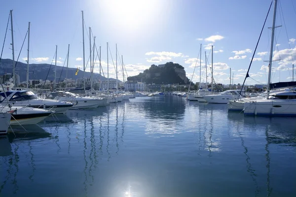 Beautiful marina, sailboats and motorboats — Stock Photo, Image