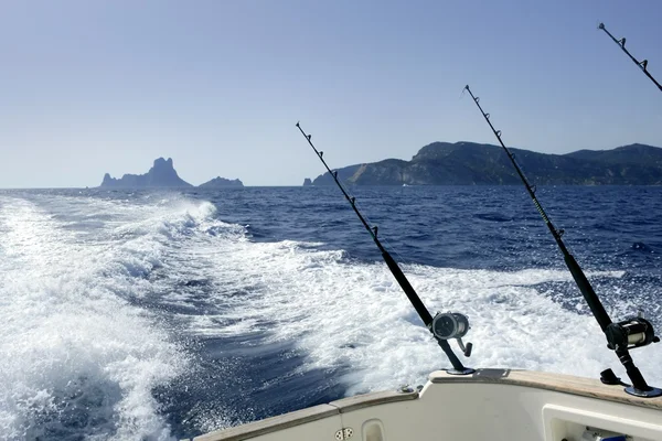 Båt trolling fiske på Medelhavet — Stockfoto