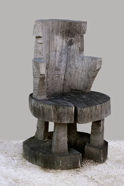 Anciennt rústico artesanato cadeira de madeira — Fotografia de Stock
