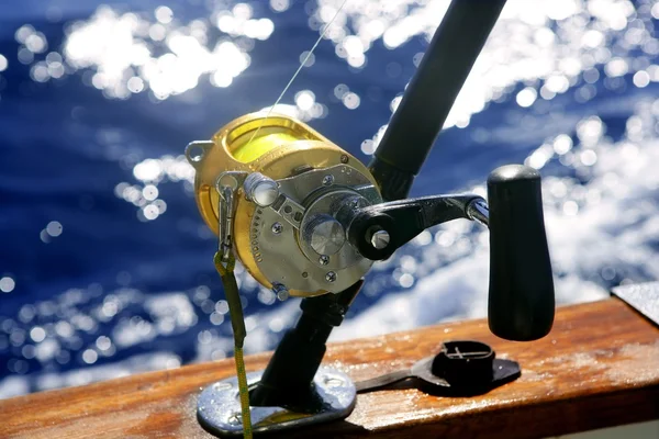 Big game rybaření loď v hlubokém moři — Stock fotografie