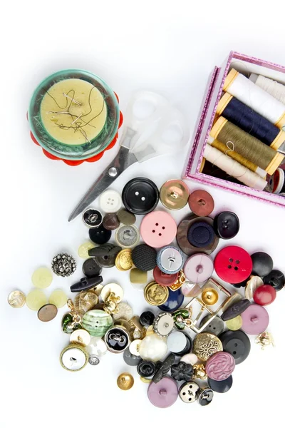 Spullen knoppen naaien nagels draad schaar — Stockfoto