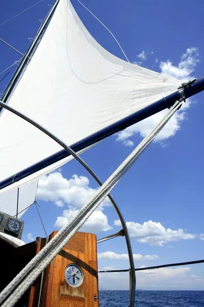 ヨット セーリング ビンテージ青い海海 — ストック写真