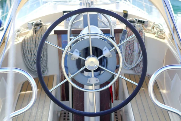 Boat rudder wheel white sailboat detail — Stock Photo, Image
