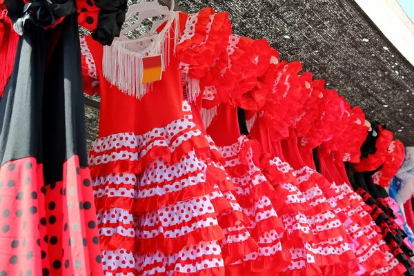 Manchas rojas gitanas vestido fila típica Andalucía España —  Fotos de Stock