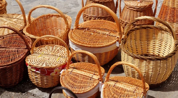 Mandenmakerij traditionele handwerk in Spanje — Stockfoto