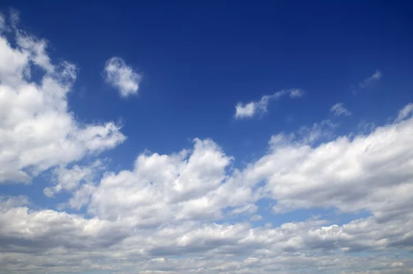 蓝蓝的天空视图从飞机的飞机 — 图库照片