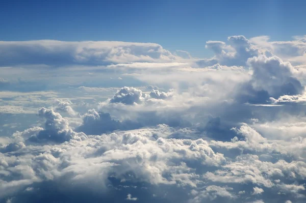 Vista del cielo azul desde el avión — Foto de Stock