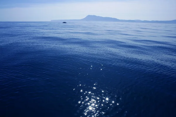 Mar Mediterrâneo em Espanha, reflexão solar — Fotografia de Stock