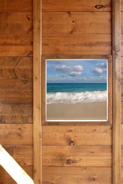 Ventana vista al mar desde habitación de madera —  Fotos de Stock