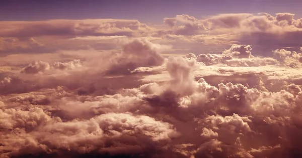 Luchtfoto van het oranje bewolkte hemel van — Stok fotoğraf