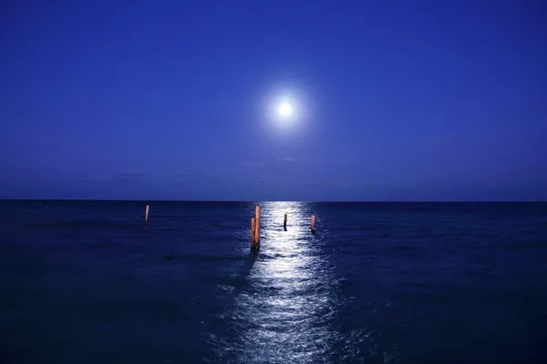 Karibik Mond Nacht Meer Reflexion landschaftlich — Stockfoto