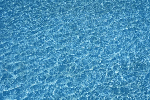 Kék vizű medence víz átlátszó textúra reflexiós — Stock Fotó