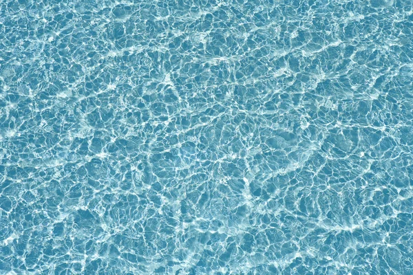 Modrého jezírka voda průhledná textura reflexe — Stock fotografie