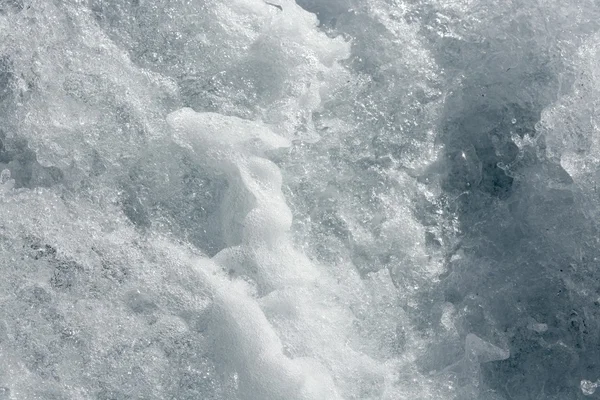 Mavi su dokular, deniz köpüğü dalgalar, eylem — Stok fotoğraf