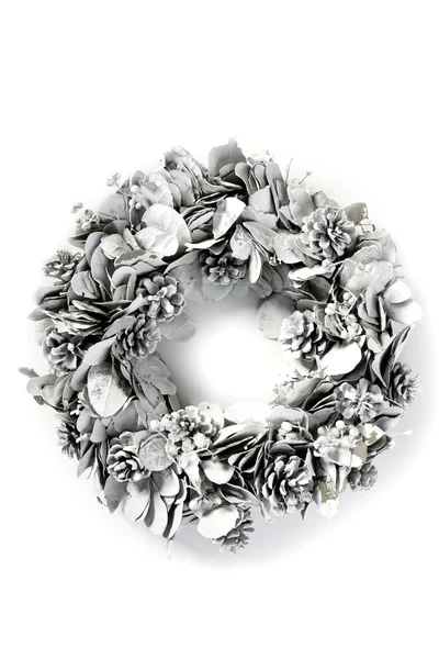 Anillo de hojas de Navidad gris plata —  Fotos de Stock