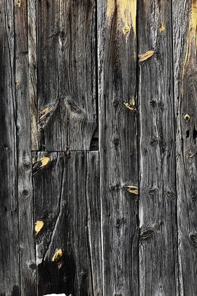 Стареющая серая деревянная дверь текстура фона — стоковое фото