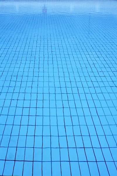 Blue tiles pool vertical perspective — Stock Photo, Image