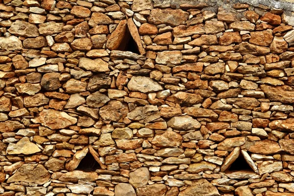 벽돌 돌 벽 삼각형 윈도우 포 르 멘 테라 — 스톡 사진