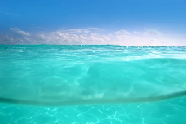 Waterline caribbean sea underwater and blue sea — Stock Photo, Image