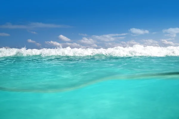 Waterline caribbean sea underwater and blue sea — Stock Photo, Image