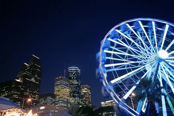 Roda gigante nas luzes da noite em Houston — Fotografia de Stock