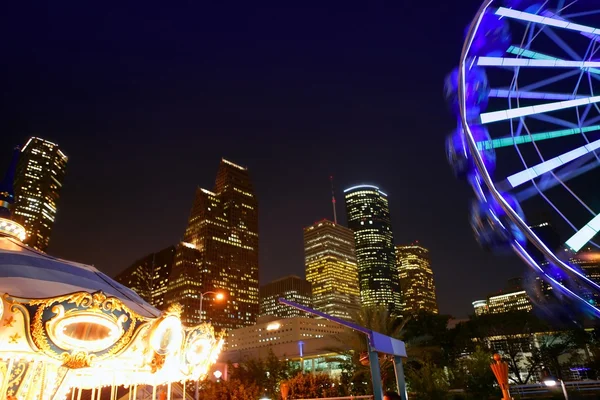 Чортове колесо на ярмарку нічним освітленням в Х'юстоні — стокове фото