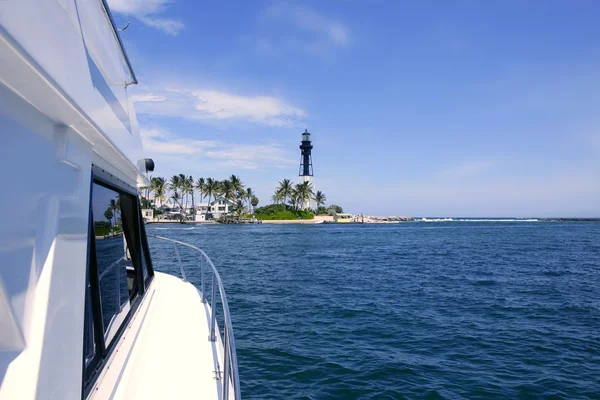 フロリダの灯台ポンパノ ビーチ ボート — ストック写真