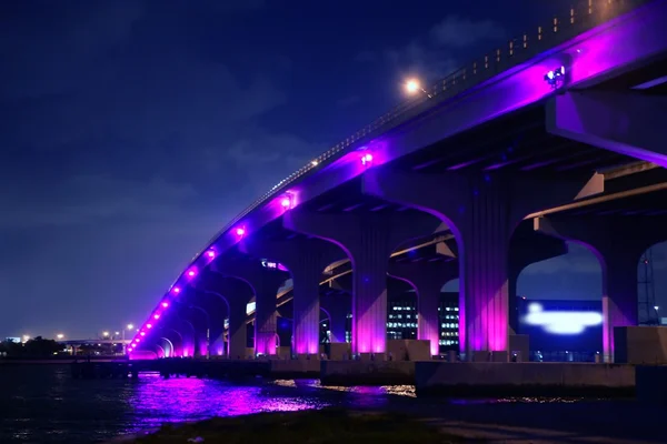 Miami florida köprü gece görünümü a1a — Stok fotoğraf