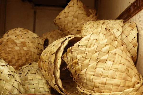Artesanato tradicional africano cestas redondas — Fotografia de Stock