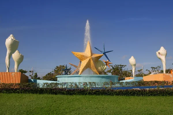 Cancun plaza caracol starfish szökőkút — Stock Fotó