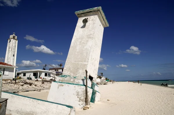 Puerto morelos mexiko Leuchtturm nach dem Hurrikan — Stockfoto