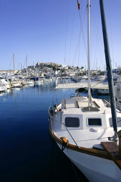 Porto da ilha de Ibiza no mar Mediterrâneo — Fotografia de Stock
