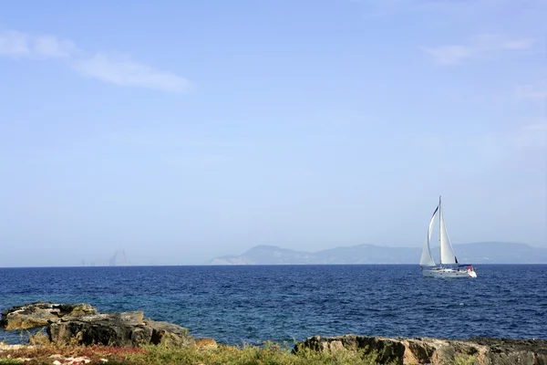 Formentera Middellandse zee zeegezicht turquoise zee — Stockfoto