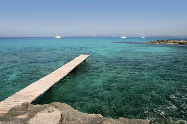Formentera Middellandse zee zeegezicht turquoise zee — Stockfoto