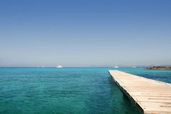 Formentera Mar Mediterrâneo mar azul-turquesa — Fotografia de Stock