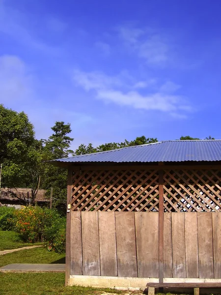 Drewniane chaty w chiapas w Meksyku dżungli — Zdjęcie stockowe