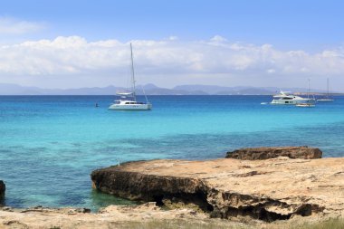 savina port formentera görünümünden illetes