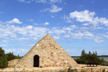 üçgen taş örgü ses salines formentera