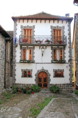 anso Vadisi huesca Pyrenees taş evler