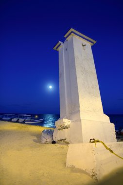 Deniz feneri puerto morelos gece ay deniz