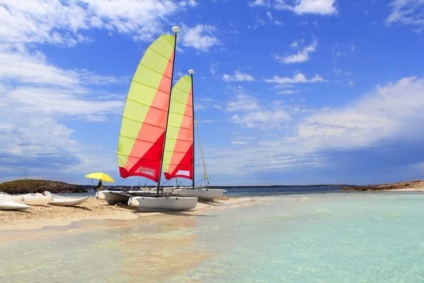 Hobie gatto catamarano formentera spiaggia Illetas — Foto Stock