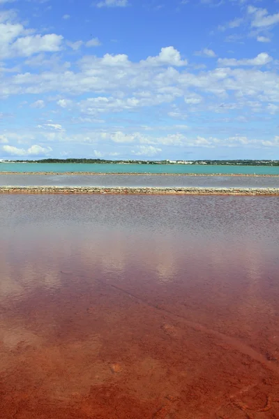 Ses salines formentera kleurrijke zoutwerken horizon — Stockfoto