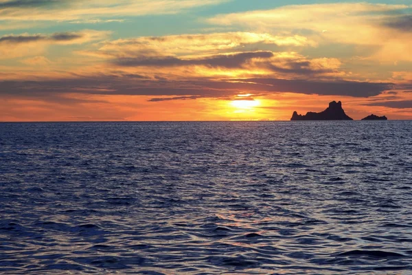Ибица закат Es Ведра из Formentera balearic — стоковое фото
