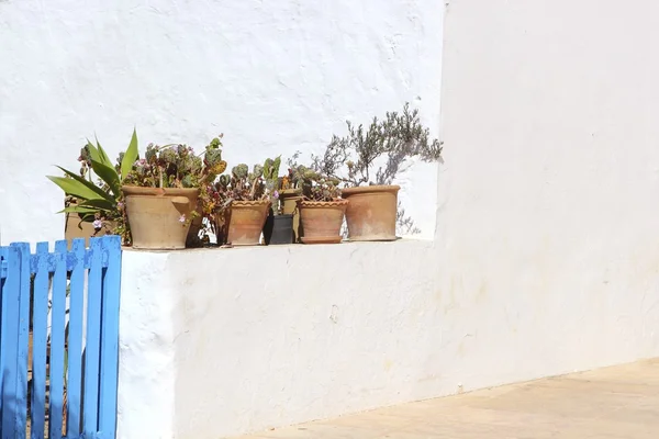 Белый средиземноморский дом Форментера — стоковое фото